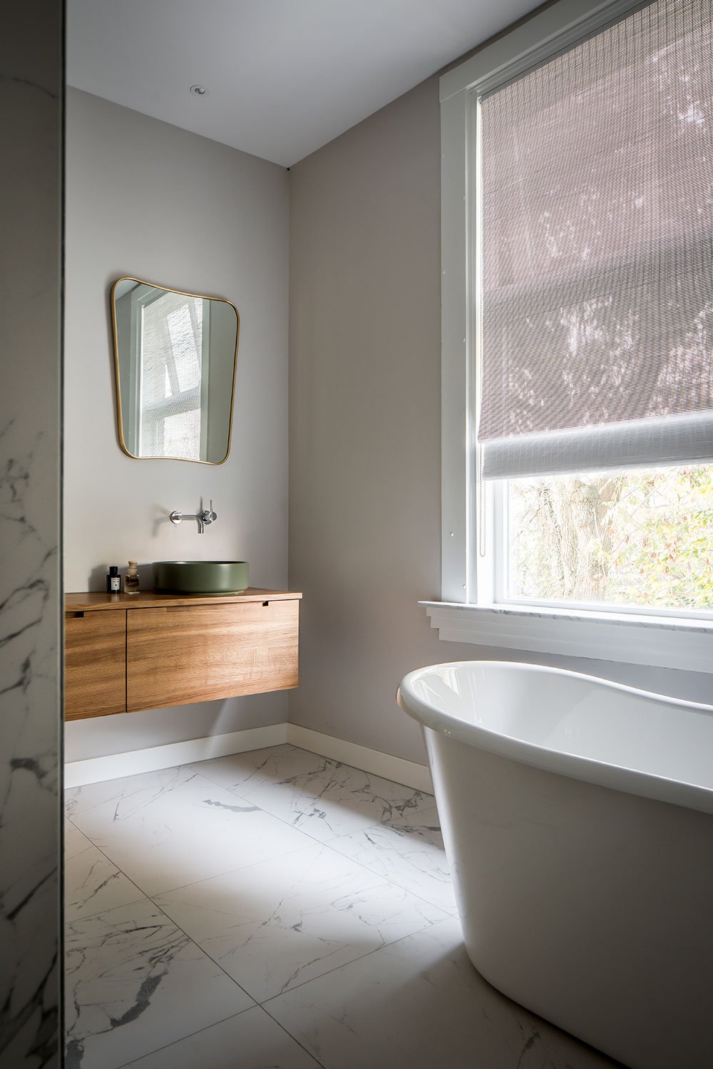 dutch interior design marble bathroom bathtub