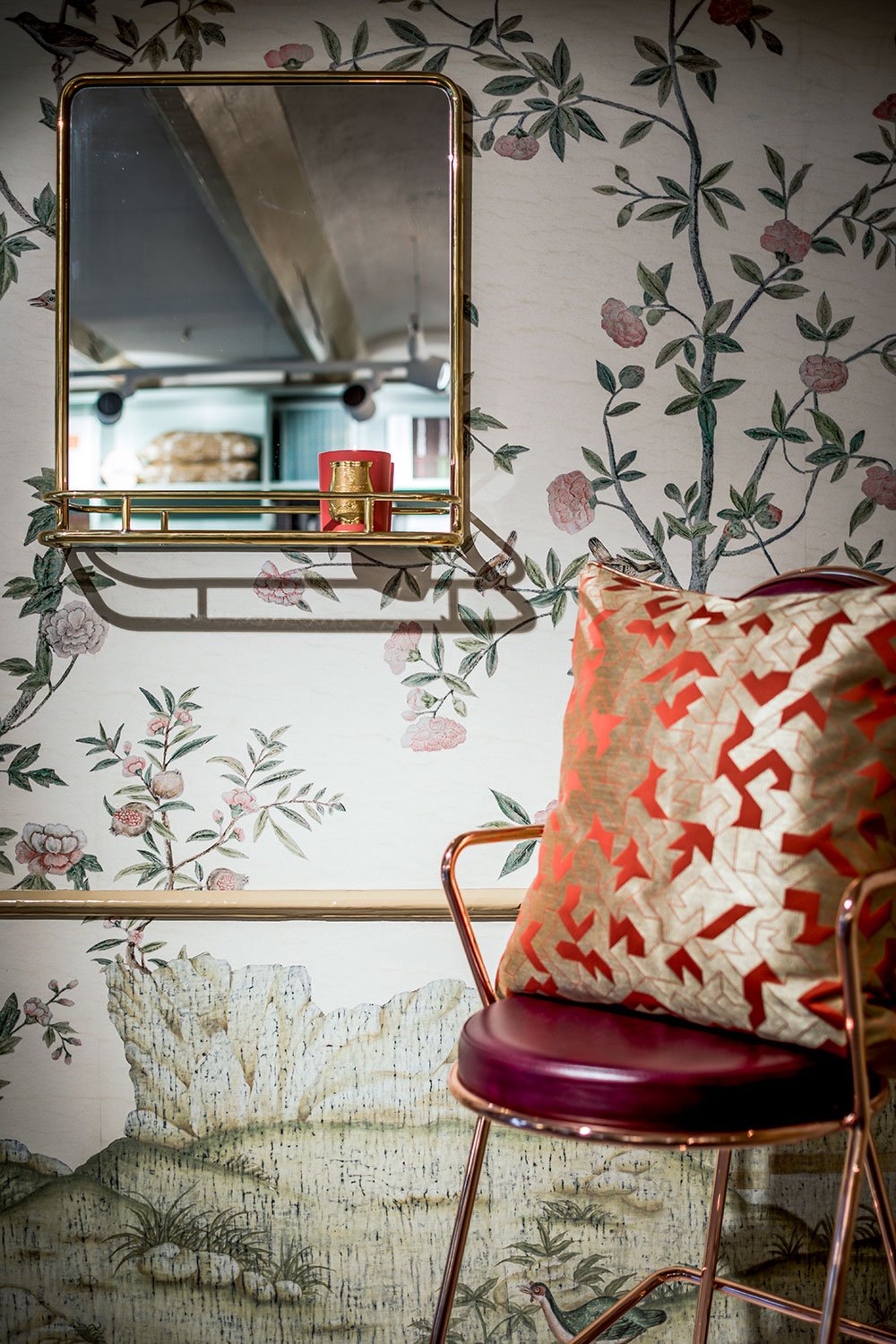 dutch interior design mirror gold flower wallpaper