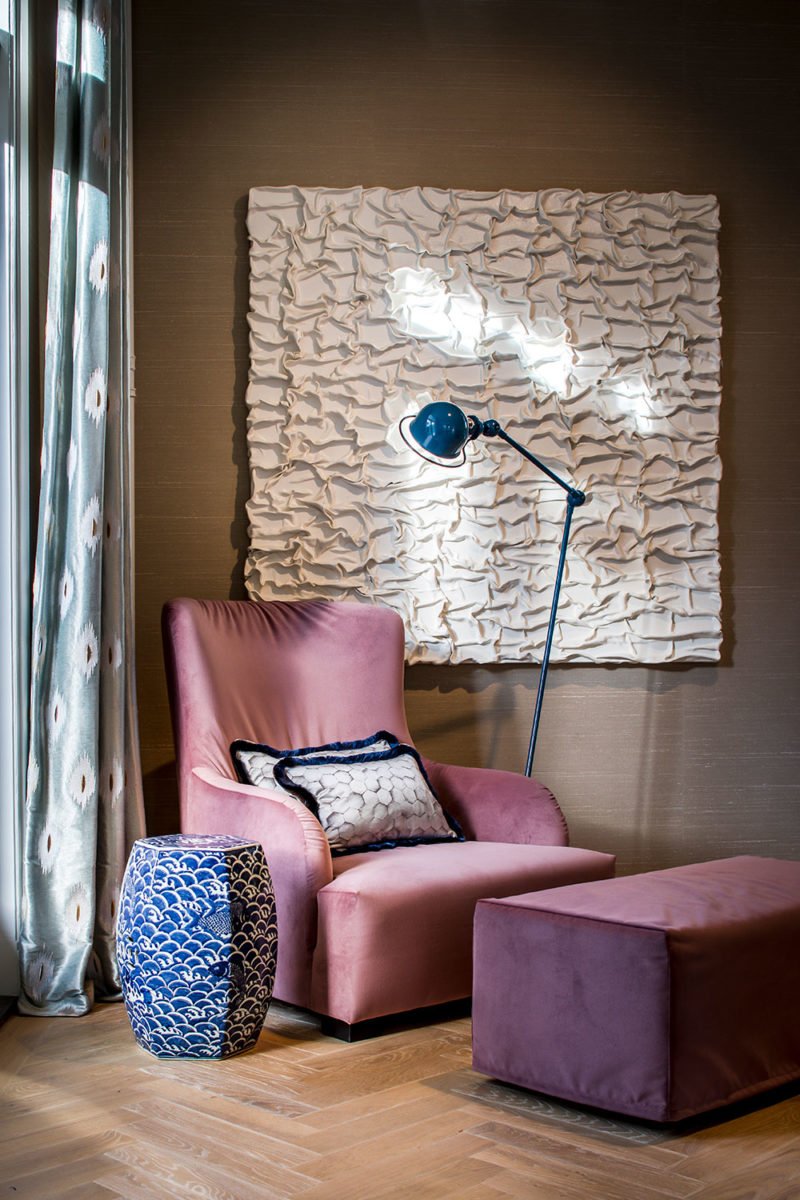dutch interior design pink sofa